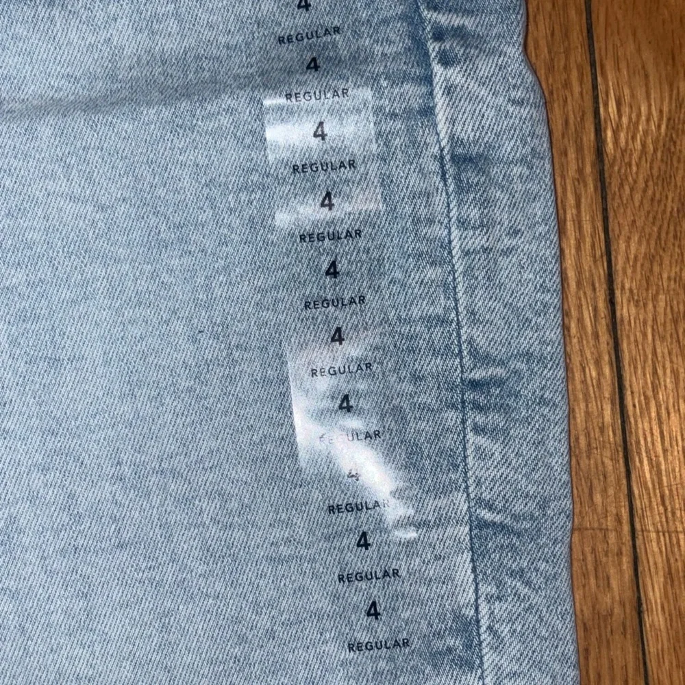 American Eagle Stretch Mom Jean - Picture 6 of 13